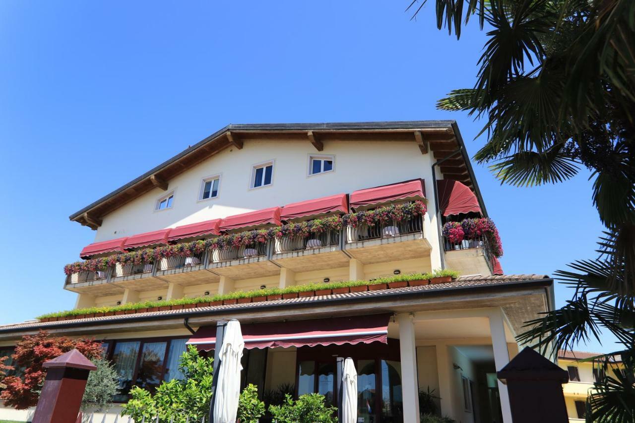 Hotel Da Roberto لاتيزي المظهر الخارجي الصورة